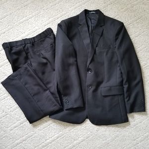 2-piece suit 36R